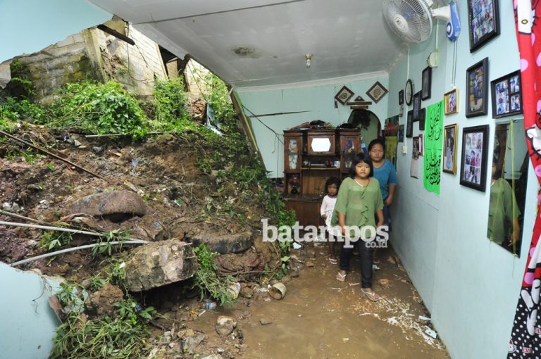 Longsor Masih Hantui Warga Seibeduk, Sagulung dan Batuaji
