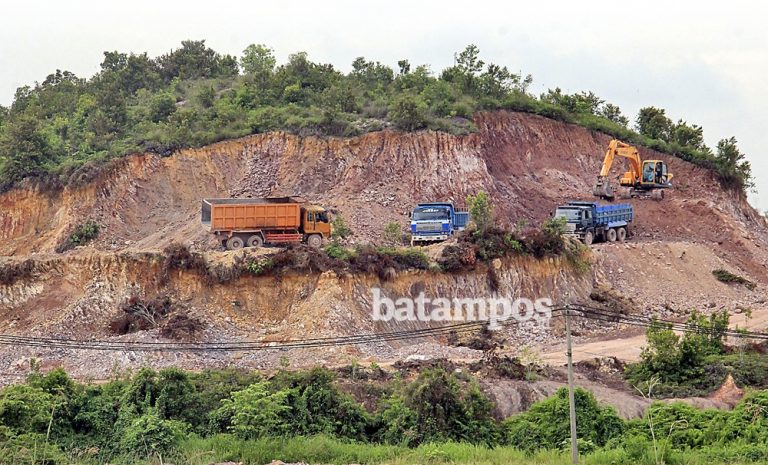 Proyek Penimbunan Hutan Bakau Diprotes Warga, Kuatir Banjir