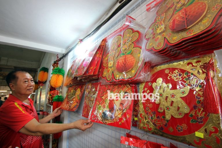 Pernak Pernik Ayam Api Laris Terjual