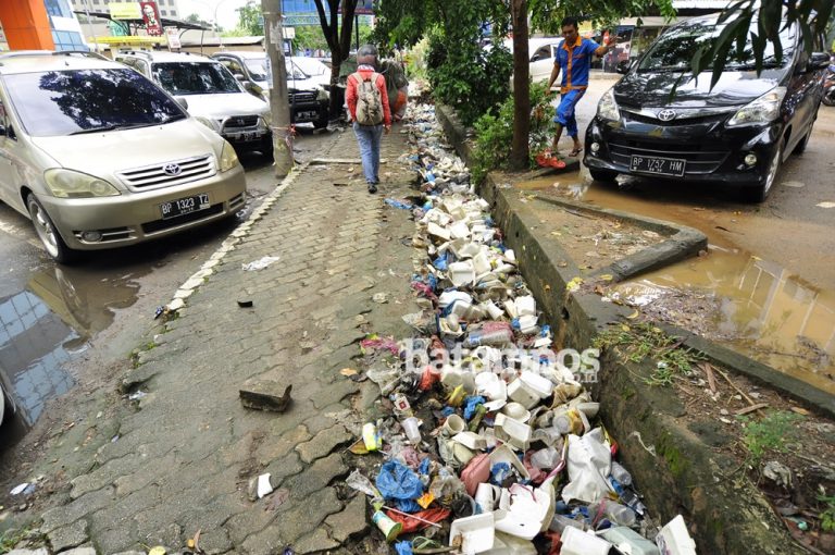 Setiap Tahun Anggaran Kelola Sampah Naik, Ketua DPRD Bilang Itu Memberatkan APBD, Solusinya…