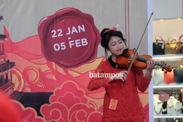 Zafira Juara Satu Lomba Alat Musik Biola