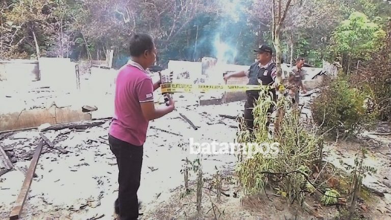Rumah Terbakar Saat Pemiliknya Tidur