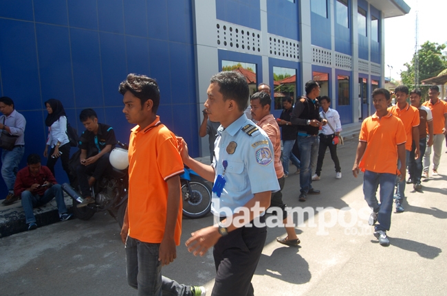Imigrasi Kembali Amankan 5 WN Banglades
