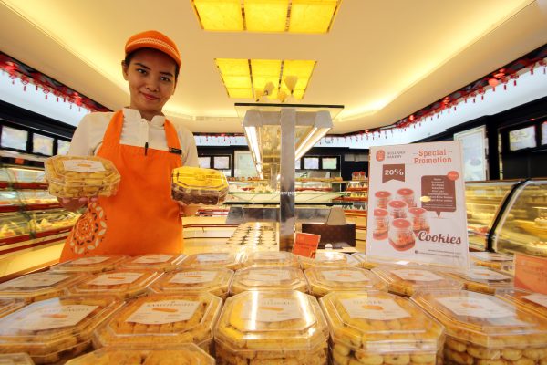 Aneka Kue Kering Diskon 20 Persen di Holland Bakery