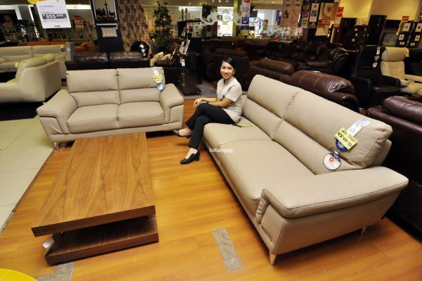 Kringle Sofa dengan Bahan Webbing