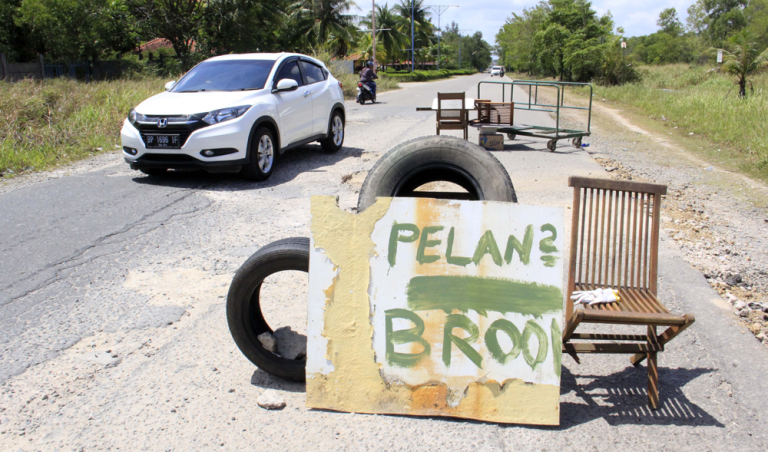 Menunggu Sentuhan Pemerintah