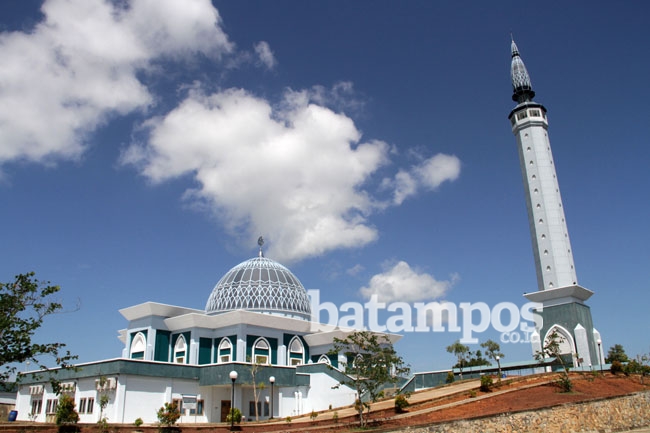 Rp 2,5 Miliar untuk Perbaiki Lift Masjid Dompak