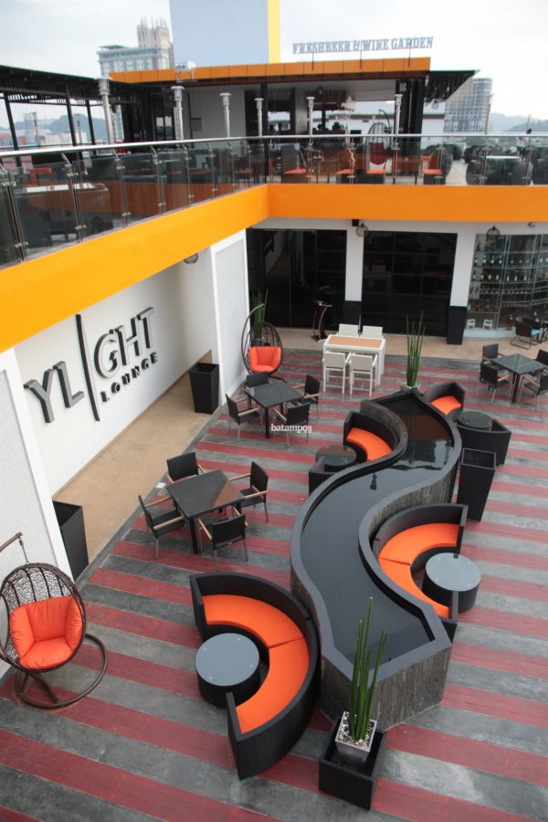 Dinner dengan Pemandangan Indah di Vanilla Hotel