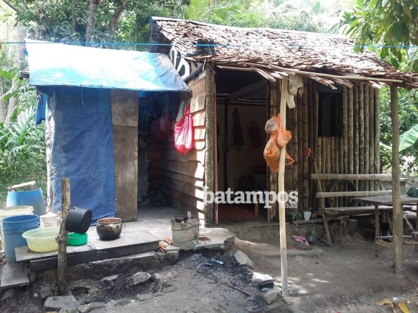 Program Bedah Rumah Membantu Warga Miskin