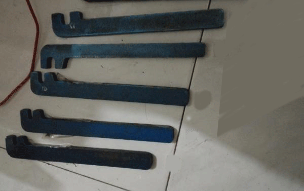 Gwat Ha, Dihajar Penjahat dengan Kunci Beton