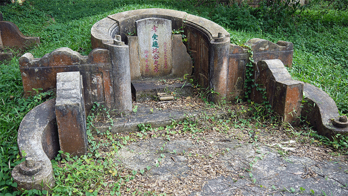 Seremnya Pacaran di Kuburan, Si Cewek Menjerit-jerit …