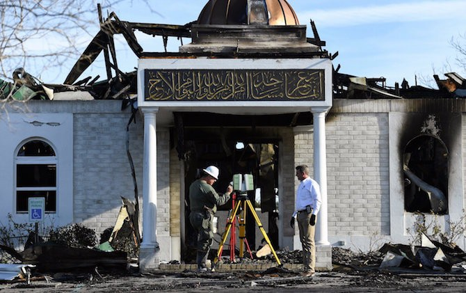 Masjid Terbakar, Umat Yahudi Pinjamkan Sinagoge kepada Umat Muslim