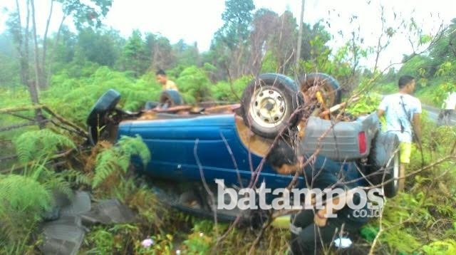 Jalan Licin, Mobil Dinas Pak Camat Terjungkal