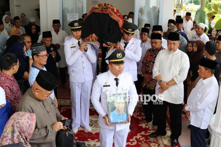 Walikota Kedua Batam, RA Aziz Wafat di Tanjungpinang