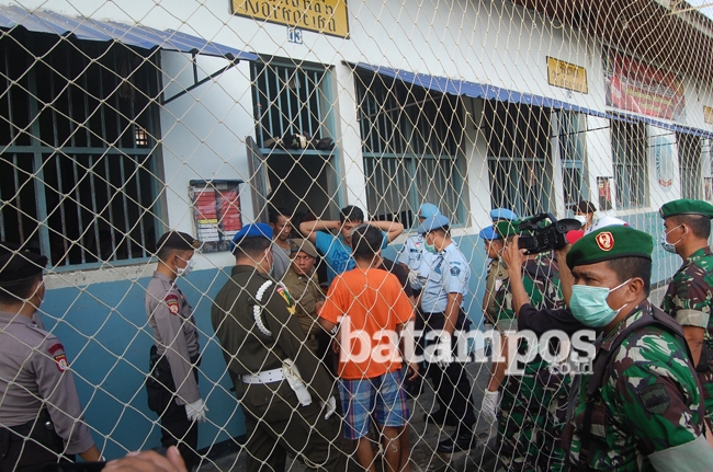 Petugas Temukan Belasan Sajam di Tahanan