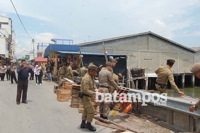 Lapak Pedagang Kampung Baru Puakang Dibongkar
