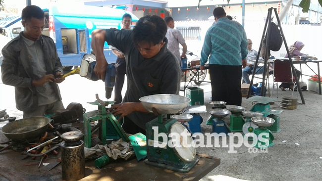 Ratusan Timbangan Pedagang Ditera Ulang