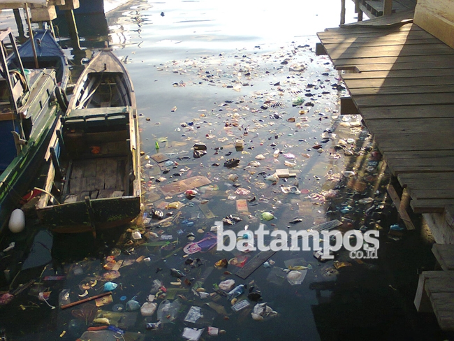 Menko Kemaritiman Sorot Masalah Sampah di Laut