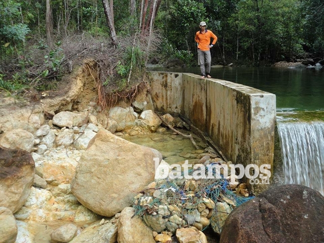 Dam Air Bersih Daik Terancam Jebol
