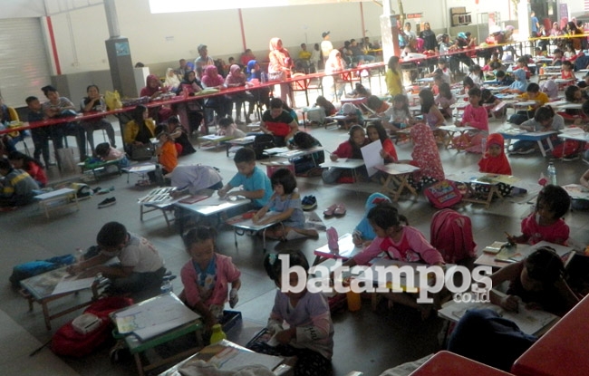 128 Anak Ikut Lomba Mewarnai