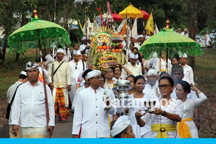 Gelar Melasti, Umat Hindu Diminta Mencintai Sesama