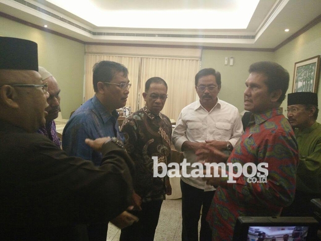 Pemkab Serahkan Dokumen SMSR ke Gubernur