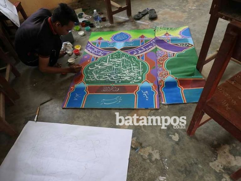 Penggiat Seni Kaligrafi Islam Berkurang