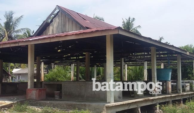 Rusak Parah, Pedagang Tinggalkan Pasar Sawang