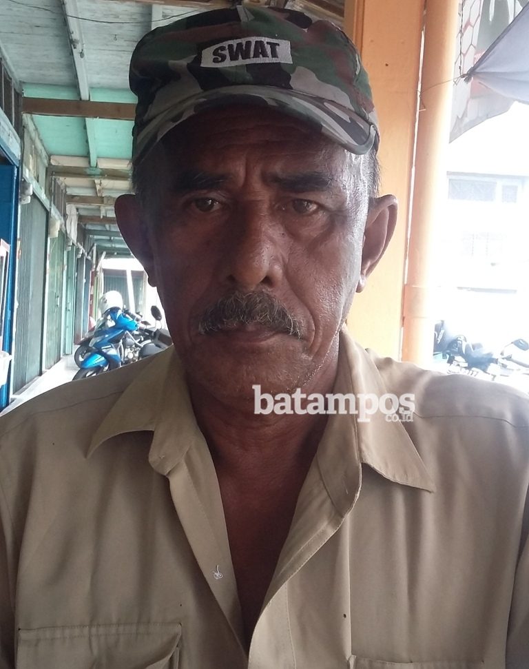 Warga Minta SMA 05 Dipasang Paving Blok