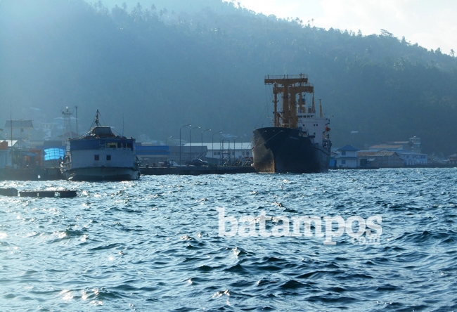 Pemda Bingung Tentukan Lokasi Pelabuhan Bongkar Muat