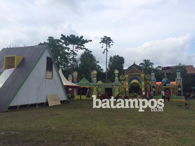 4051 Khafilah Ramaikan Pawai Taaruf STQ VII