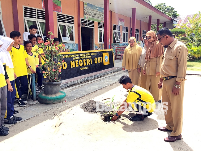 Ajarkan Pelajar Cinta Alam