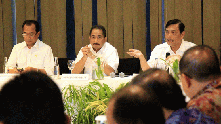 Sampah Ganggu Wisata Lombok, 3 Menteri Cari Solusi