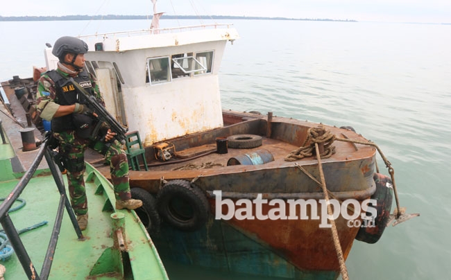 Lanal Batam Tangkap Speed Bawa Rokok Ilegal
