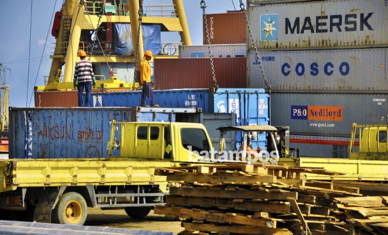 Ekspor-Impor Batam Merosot