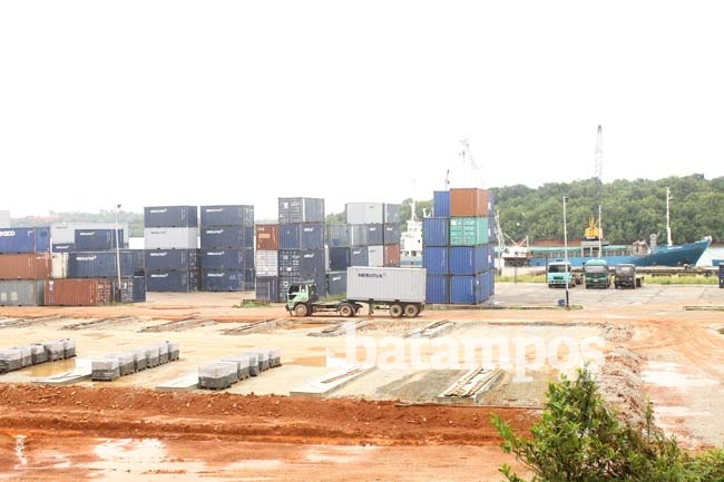 Bongkar Muat Peti Kemas Alami Peningkatan