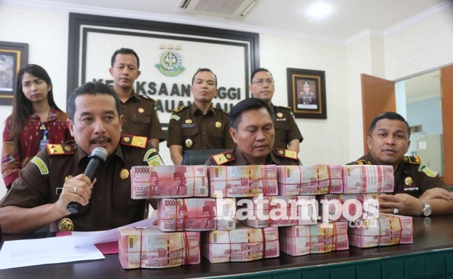 Tersangka Korupsi Kembalikan Uang Rp 1,1 Miliar