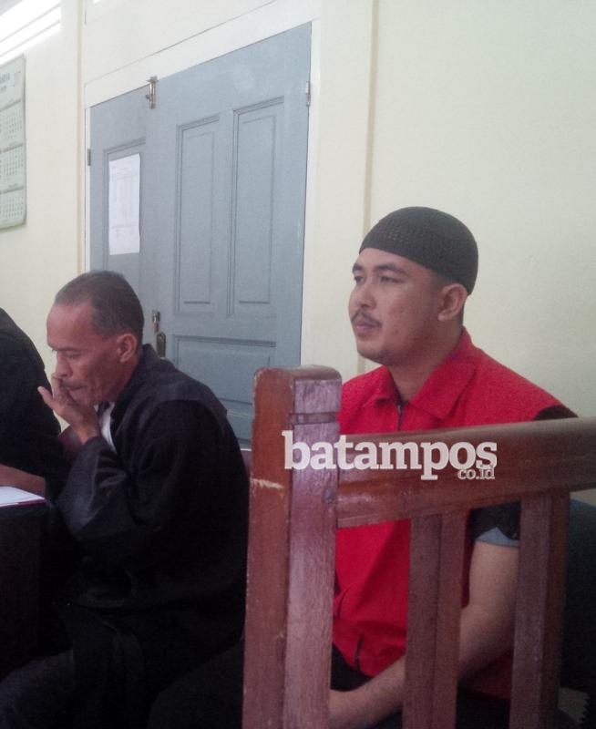 Oknum Polisi Dituntut Sembilan Tahun Penjara