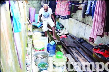 Dear ATB, Sampai Kapan Warga Bengkong Harus Begadang Tampung Air?