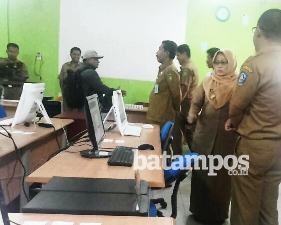 Banyak Sekolah Tak Punya Komputer