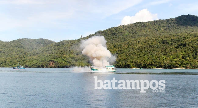 4 Tahun Menteri Susi Tenggelamkan 488 Kapal Asing