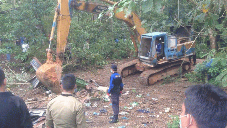 BP Batam Bersihkan Ternak Babi di Pinggir Dam Duriangkang