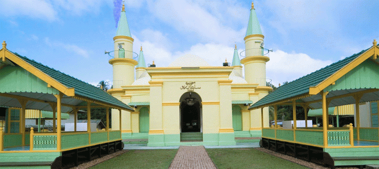 NU – Muhammadiyah Kemungkinan Besar Tarawih Jumat Malam