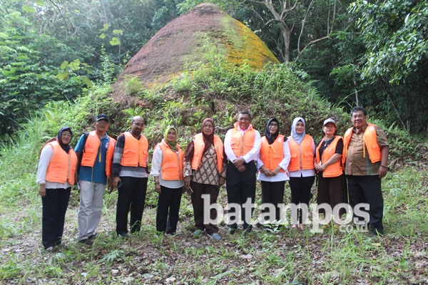 Enam Tim Arkeologi Meneliti Tiga Situs Sejarah Bintan