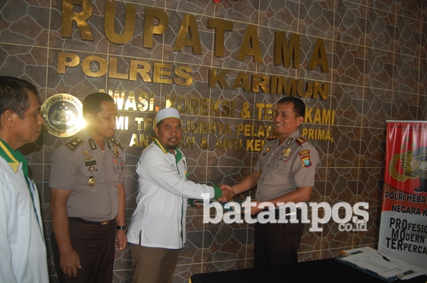 Polres Serahkan Zakat Profesi Rp 244 Juta