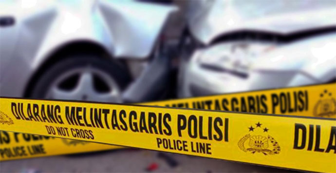 Rem Blong, Mobil Patroli Polisi Hantam Warung