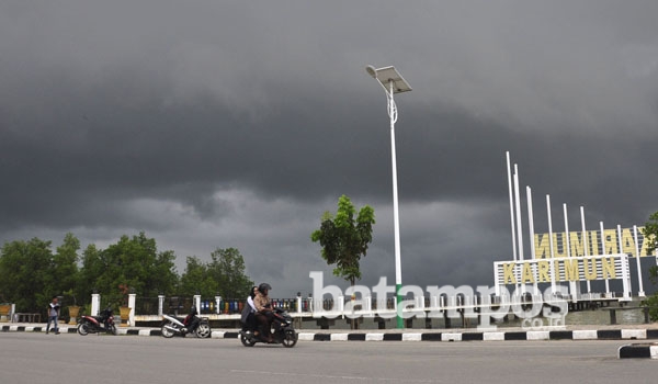 Waspada Hujan Disertai Petir