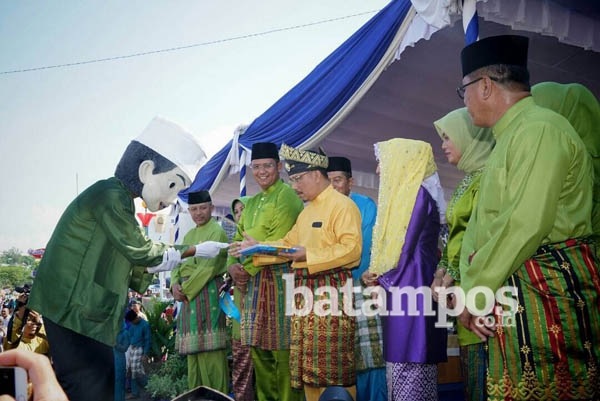 Bintan Tampilkan Tradisi Lampu Cangkok