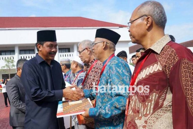 Nurdin Ajak Perangi Kemiskinan dan Kebodohan