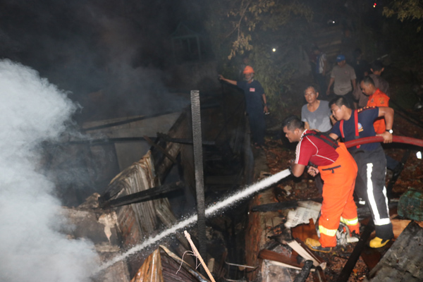Korsleting Penyebab Kebakaran di Bukit Semprong